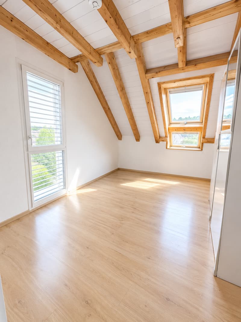 4.5-Zimmer-Maisonettewohnung mit Galerie, Balkon und Gartenanteil (10)