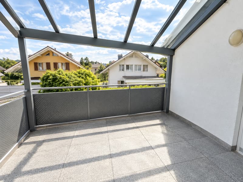 4.5-Zimmer-Maisonettewohnung mit Galerie, Balkon und Gartenanteil (3)
