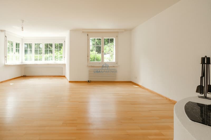 Wohnbereich im Erdgeschoss südlich orientiert / Ground-floor living area facing south