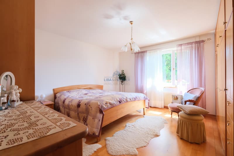 Schlafzimmer / Bedroom
