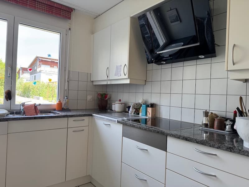 Charming 4.5-room corner row house in a quiet location in Suhr (7)