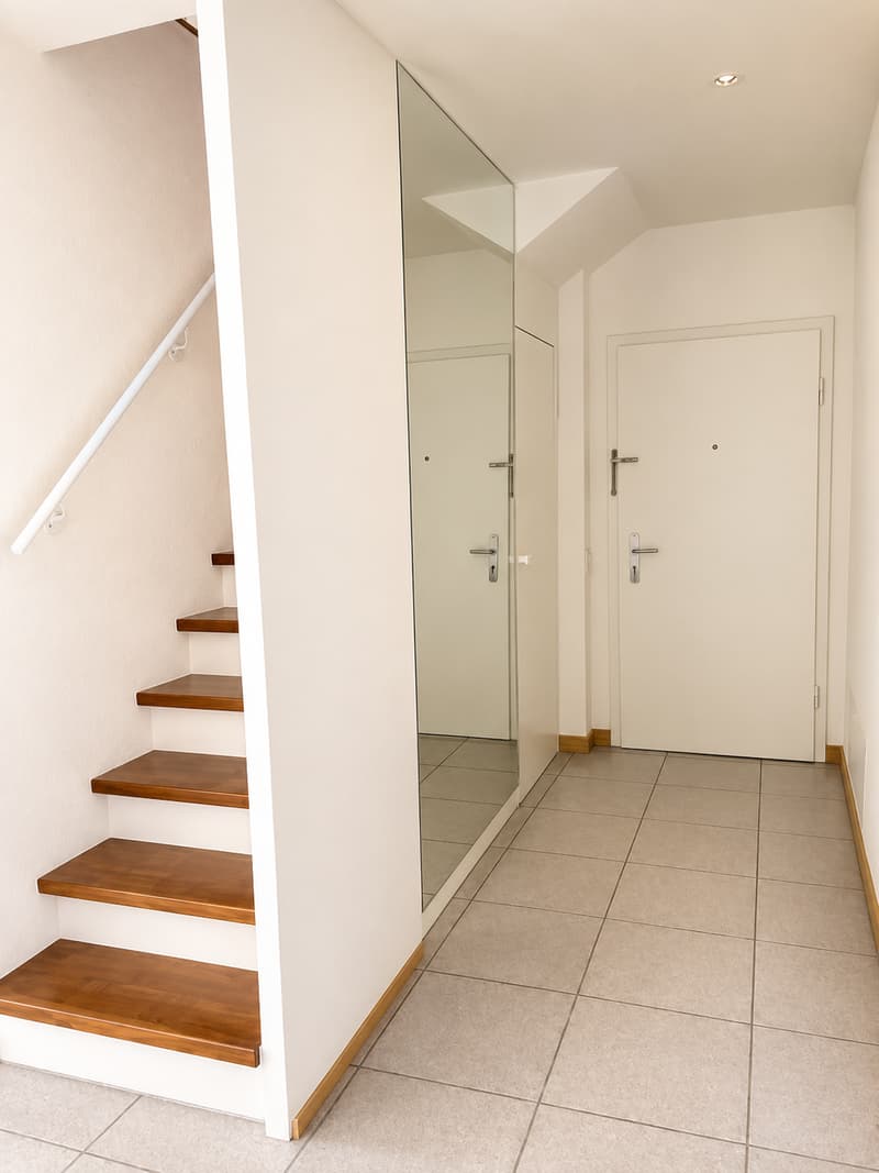 Wir vermieten eine 6.5-Zimmer-Duplexwohnung mit großem Balkon (2)