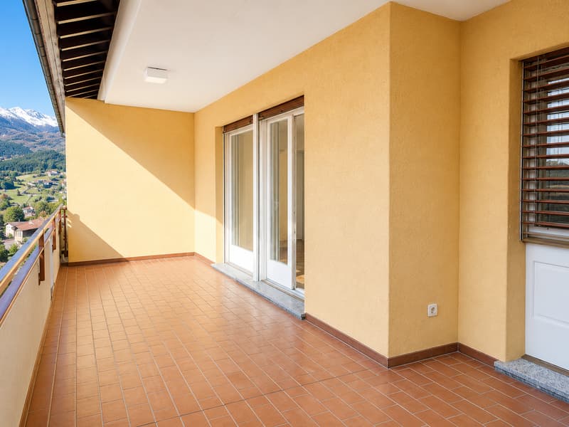 Wir vermieten eine 6.5-Zimmer-Duplexwohnung mit großem Balkon (10)