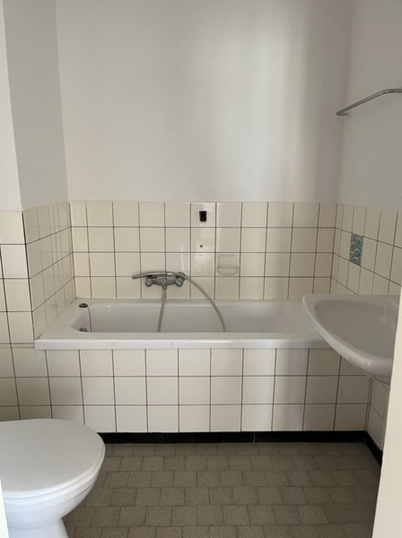 Nous louons un appartement 2.5 pièces à durée déterminée (échéance contractuelle 31.03.2027) (6)