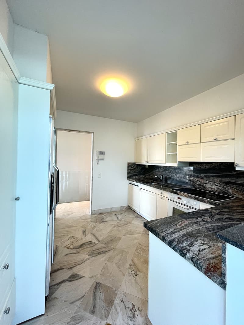 Appartement de luxe sur trois niveaux avec piscine condominiale (9)