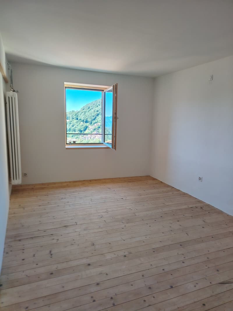 Casa ticinese nel nucleo di Mugena (2)