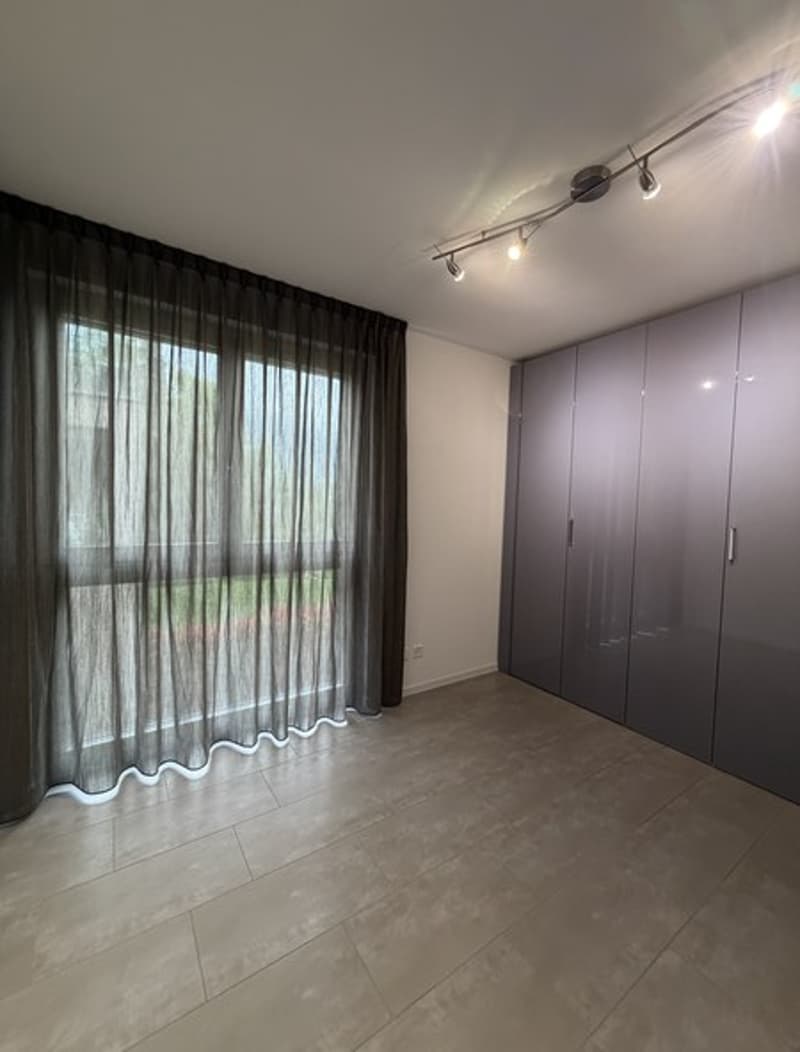 Elegante appartamento arredato di 3.5 locali con vista lago (8)