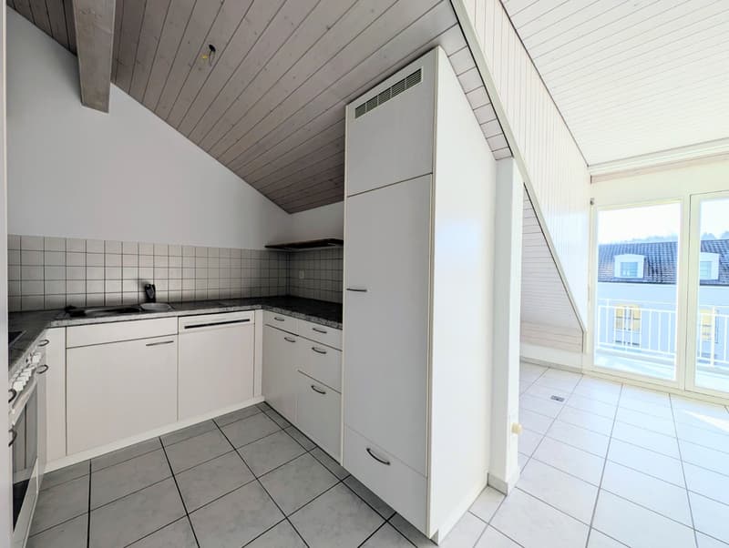 Attractive 3.5 room attic apartment with a far-reaching view. Ideal investment object (7)