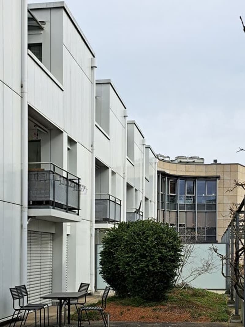 Living on 2 floors with that certain SOMETHING! (3)
