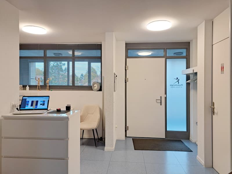 Living on 2 floors with that certain SOMETHING! (10)