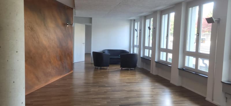 Modern office in central location in Köniz – available immediately! (2)