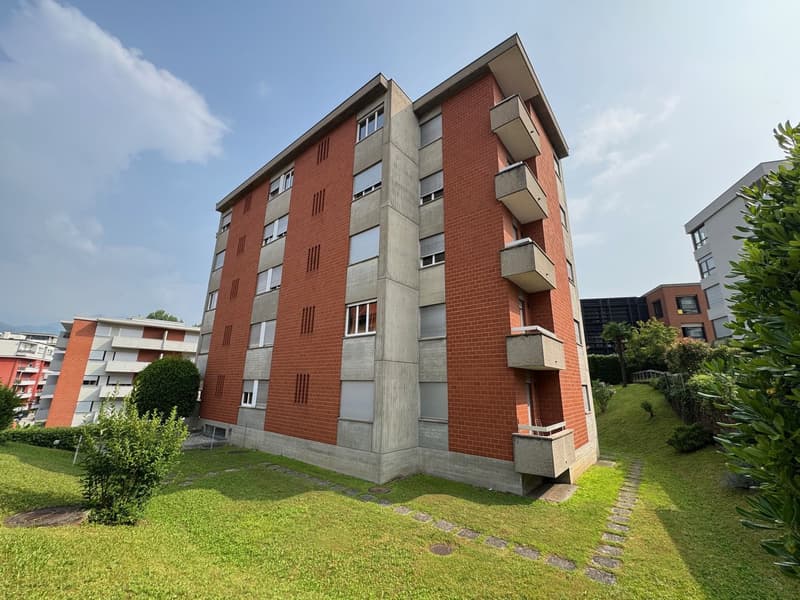 AFFITTASI 4.5 LOCALI ATTICO COMPLETAMENTE RISTRUTTURATO A LUGANO (1)