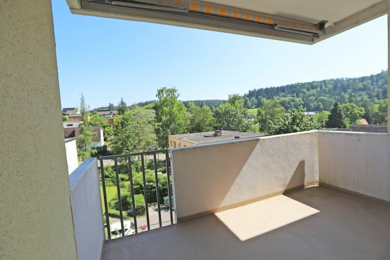 Spacious and elegantly designed apartment in a quiet and yet central location in Elsau - rent-to-own possible (12)