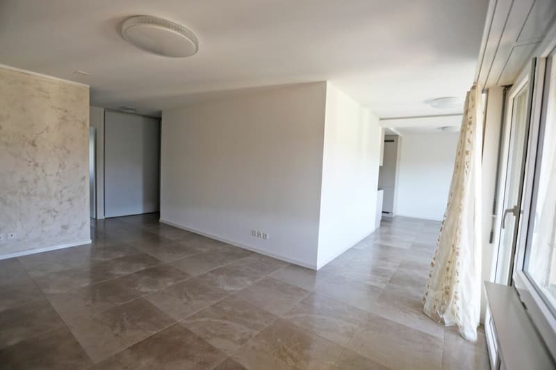 Spacious and elegantly designed apartment in a quiet and yet central location in Elsau - rent-to-own possible (4)