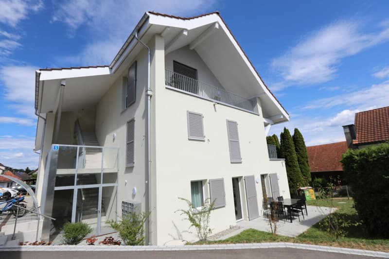 Newly built 3.5-room apartment with sunny seating area! (8)