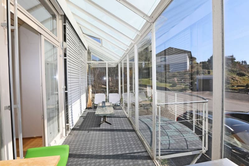 Living & Renting: Single-family house with annex and winter garden (13)