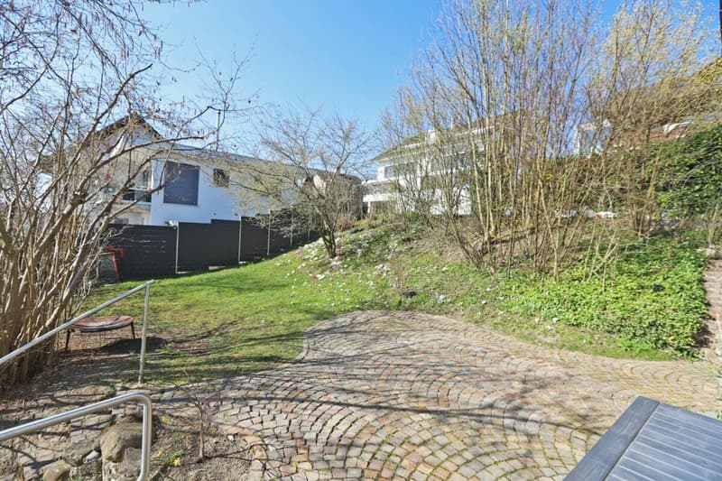 Living & Renting: Single-family house with annex and winter garden (9)