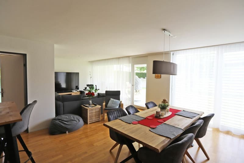 Helle 3.5-Zimmer-Wohnung im Erdgeschoss mit Gartensitzplatz! (2)