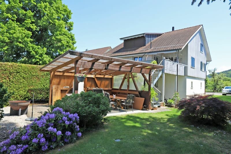 Stilvolles 5.5-Zimmer-EFH mit grosszügigem Fahrzeugabtsellangebot (15)