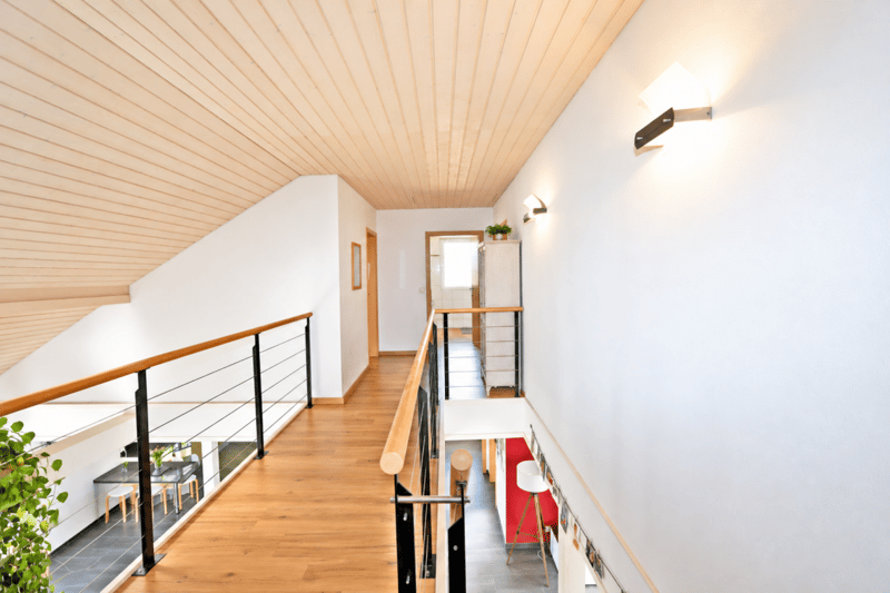 Stilvolles 5.5-Zimmer-EFH mit grosszügigem Fahrzeugabstellangebot (11)
