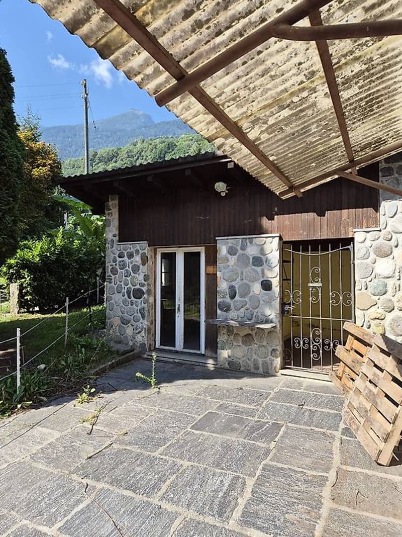 Acquarossa - Maison avec 7 pièces et grand terrain (9)