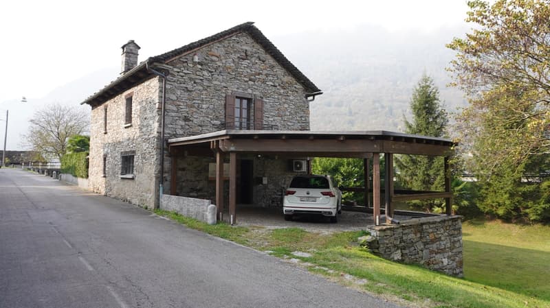 Malvaglia - Haus aus Stein mit großem bebaubarem Grundstück (4)