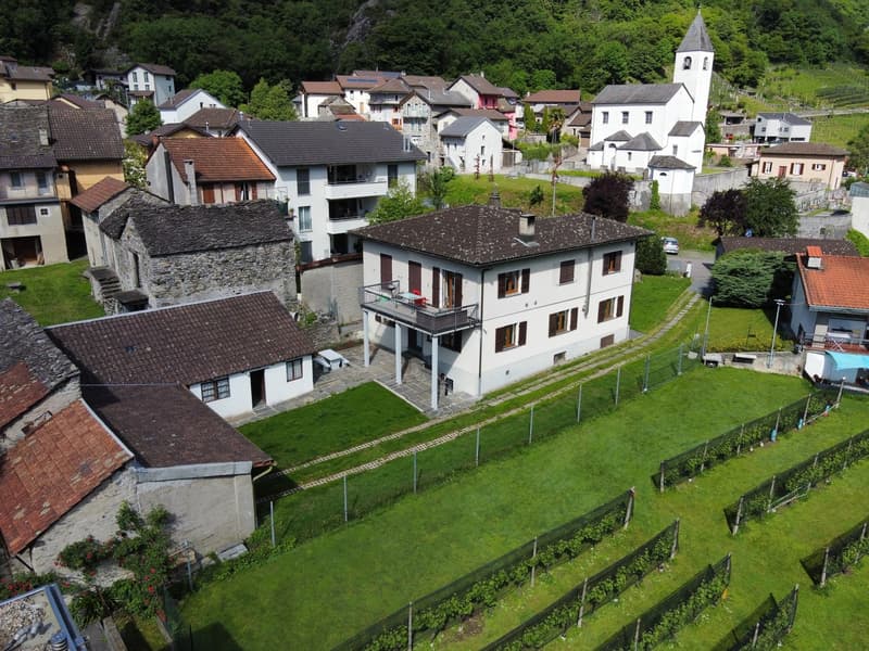 Casa bifamiliare, ottima posizione (2)