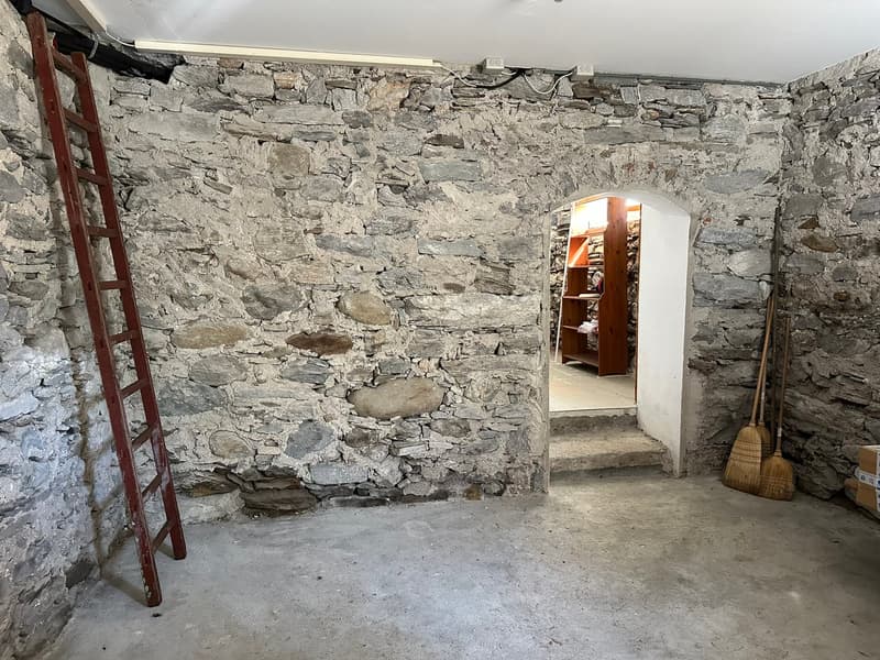 Casa bifamiliare, ottima posizione (12)