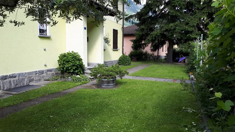 Maison bifamiliale, situation résidentielle ensoleillée (4)