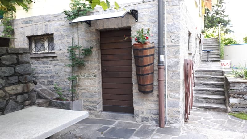 Maison bifamiliale, situation résidentielle ensoleillée (6)