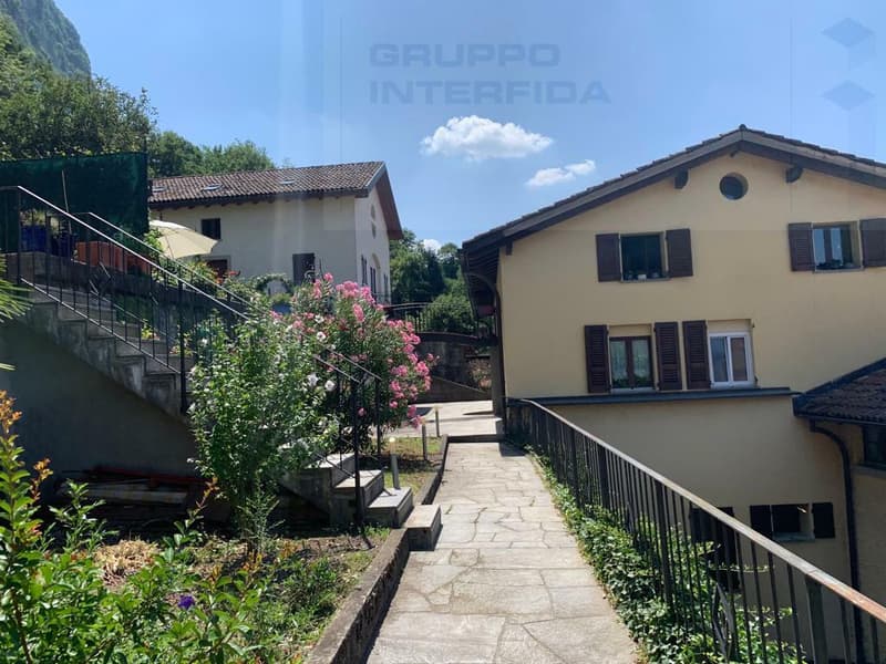 3 APPARTAMENTI DI  2.5 LOCALI (6)