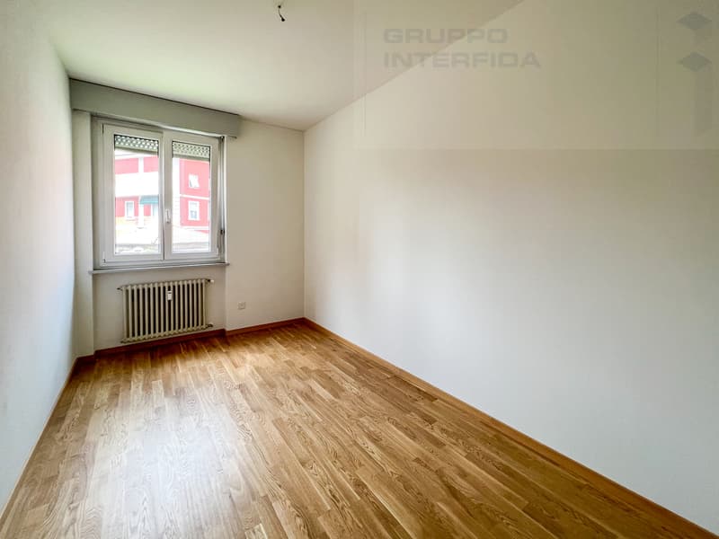 APPARTAMENTO 3.5 LOCALI PARZIALMENTE RISTRUTTURATO (11)