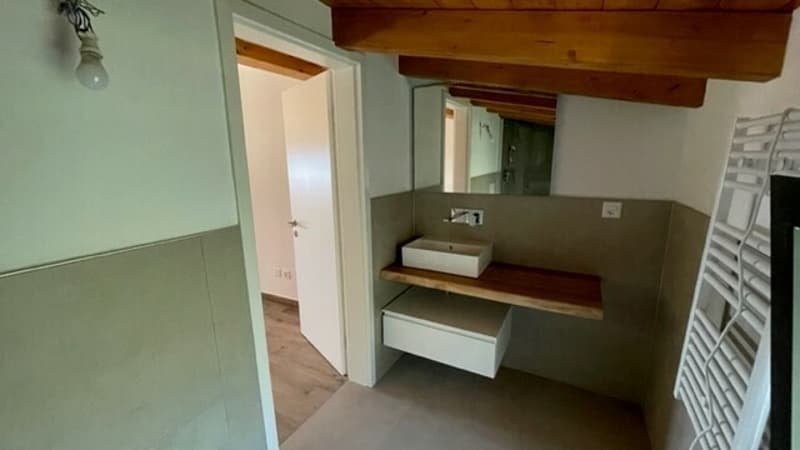 DUPLEX 4,5 LOKALE RENOVIERTE WOHNUNG (6)