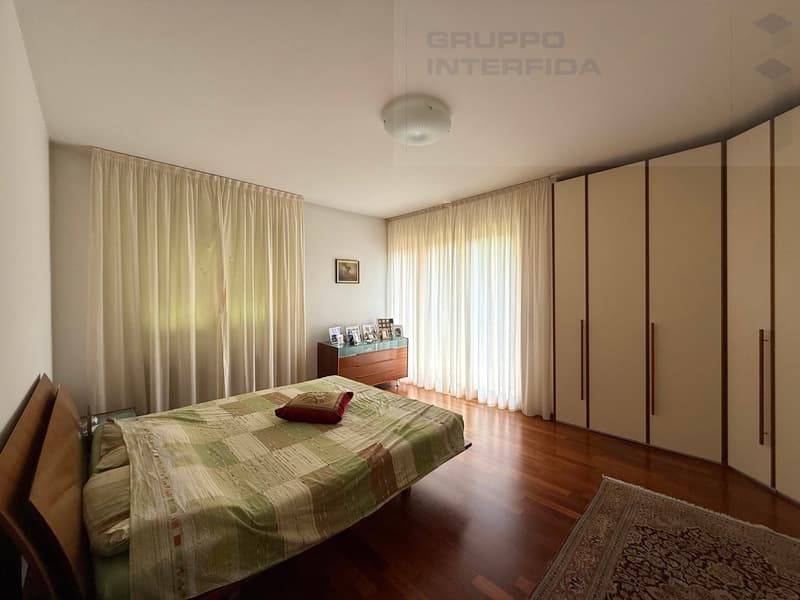 GRANDE VILLA CON PISCINA (13)