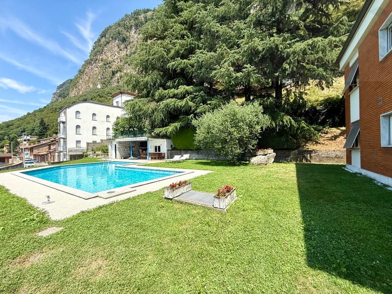 GRANDE VILLA CON PISCINA (2)