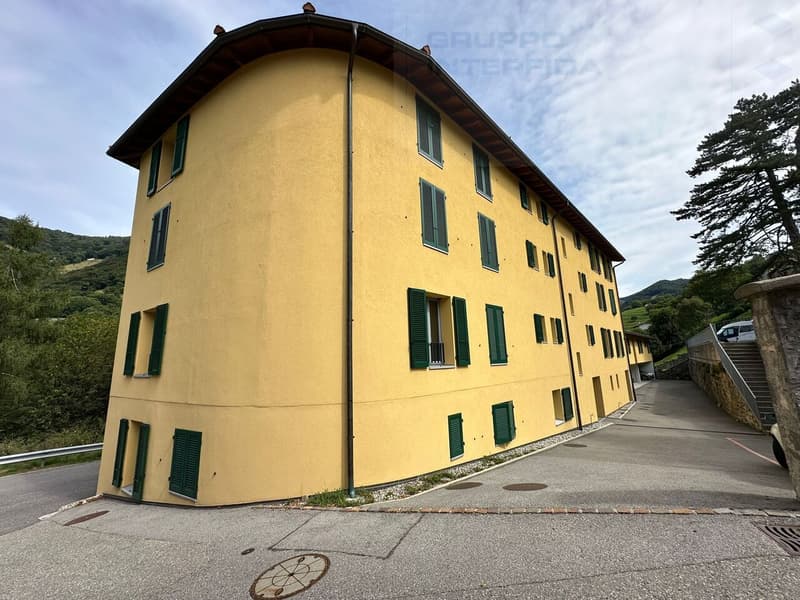 MODERNO 3.5 LOCALI ALL'ULTIMO PIANO CON DUE POSTI AUTO (1)