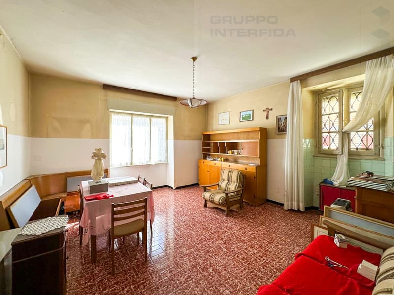 STORICA VILLA CON GIARDINO E GARAGE (4)