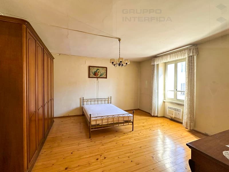 STORICA VILLA CON GIARDINO E GARAGE (5)