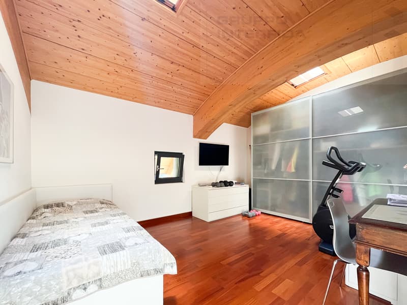Modernes Dachgeschoss-Duplex (12)