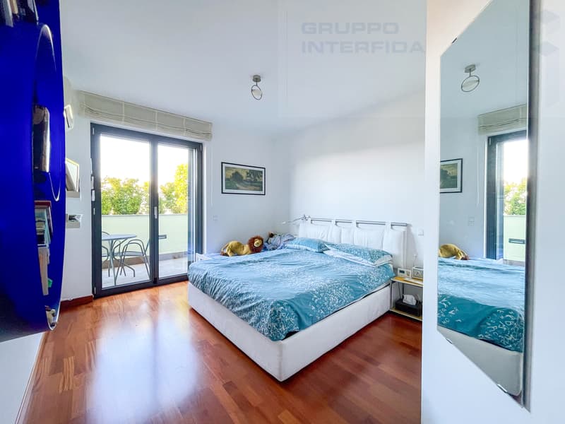 Modernes Dachgeschoss-Duplex (7)