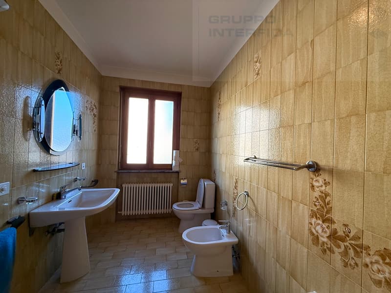 AMPIA CASA CON APP.TO INDIPENDENTE (10)
