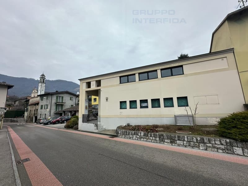 Immeuble commercial stable pour investissement (3)