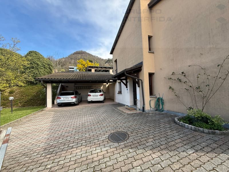 INTERESSANTE CASA CON GIARDINO (5)