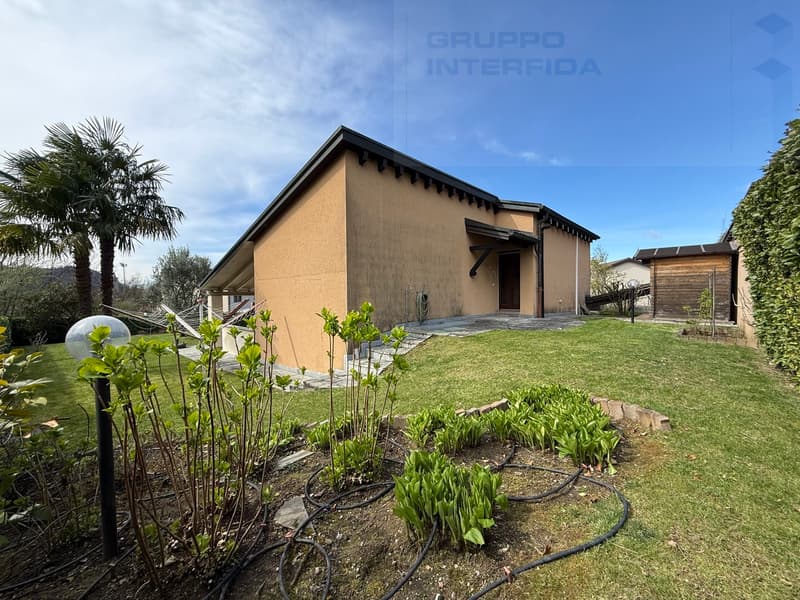 INTERESSANTE CASA CON GIARDINO (7)