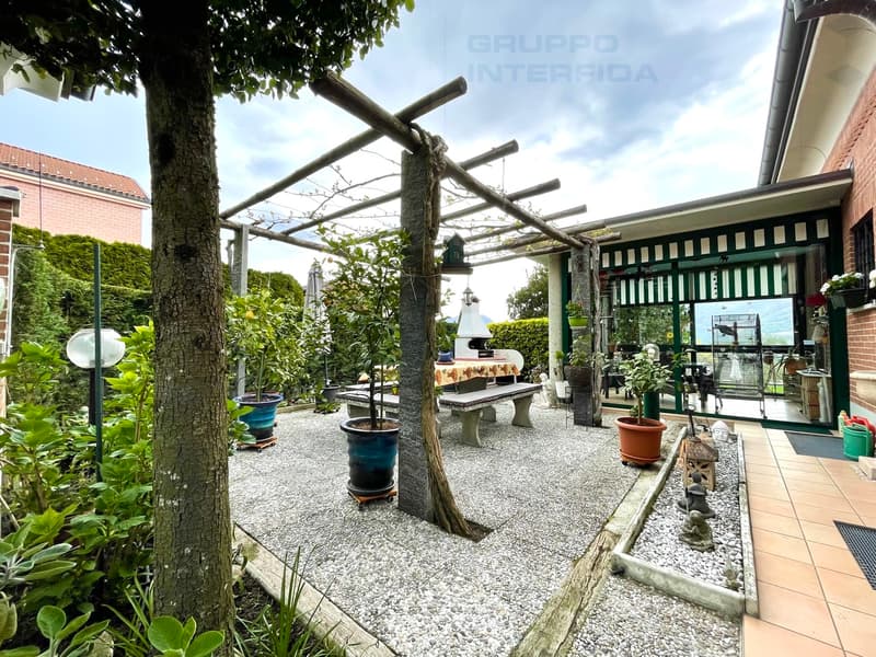 GRANDE VILLA CON PISCINA E DEPENDANCE (7)