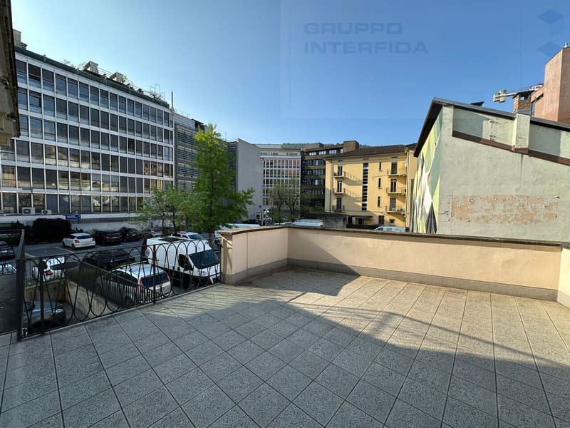 APPARTAMENTO IN CENTRO CON POSTO AUTO (11)