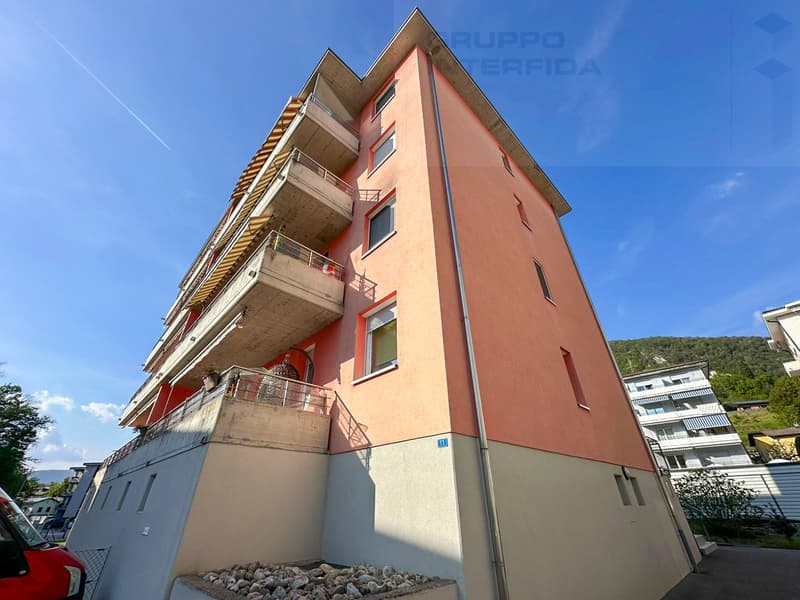 LARGE APARTMENT WITH BALCONY (1)