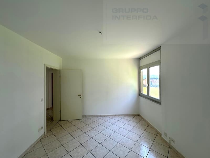 4.5 LOCALI CON GIARDINO E PISCINA CONDOMINIALE (9)