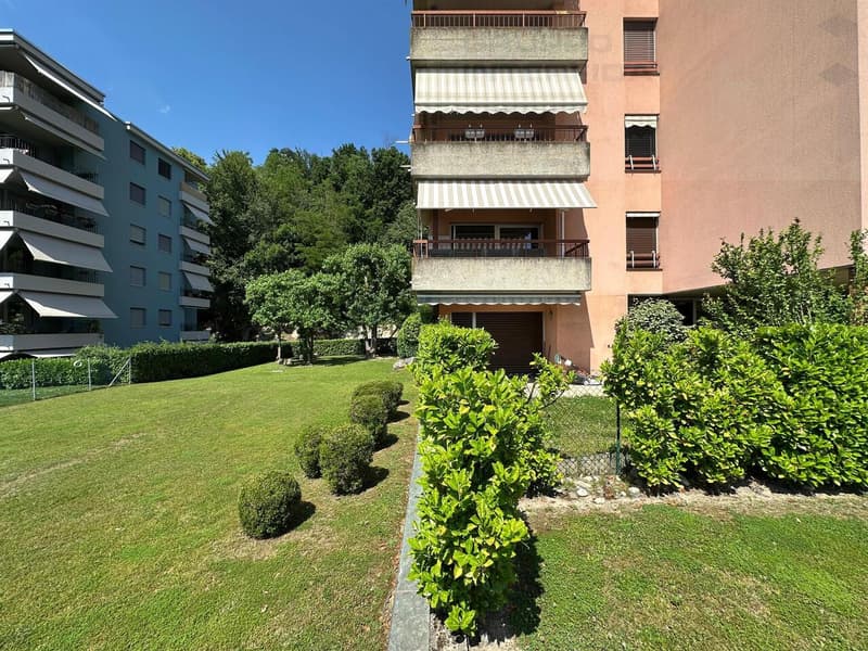 4.5 LOCALI CON GIARDINO E PISCINA CONDOMINIALE (1)