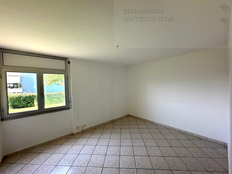 4.5 LOCALI CON GIARDINO E PISCINA CONDOMINIALE (8)